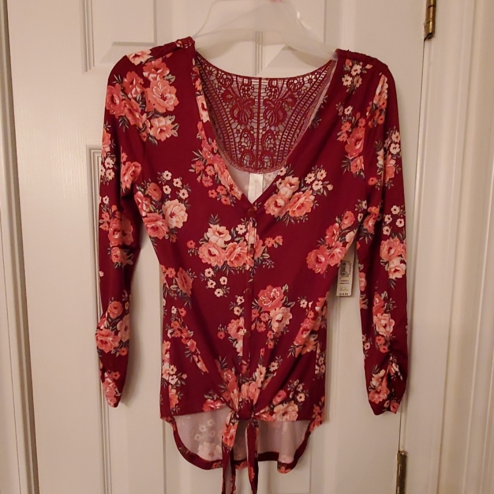 No Boundaries tied long sleeved tee